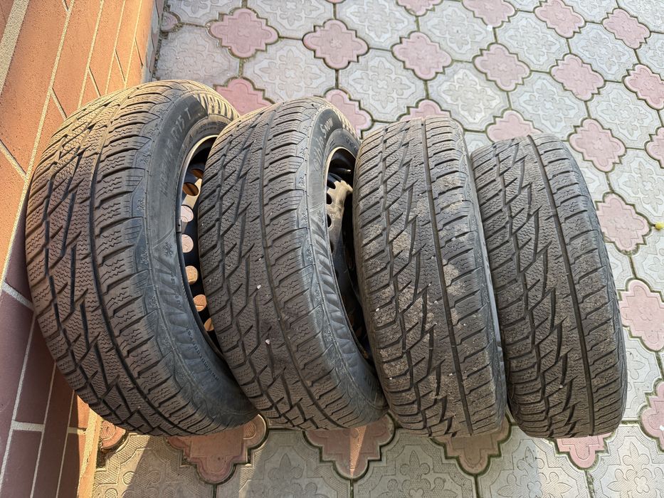 Продам диски R15 с зимними шинами