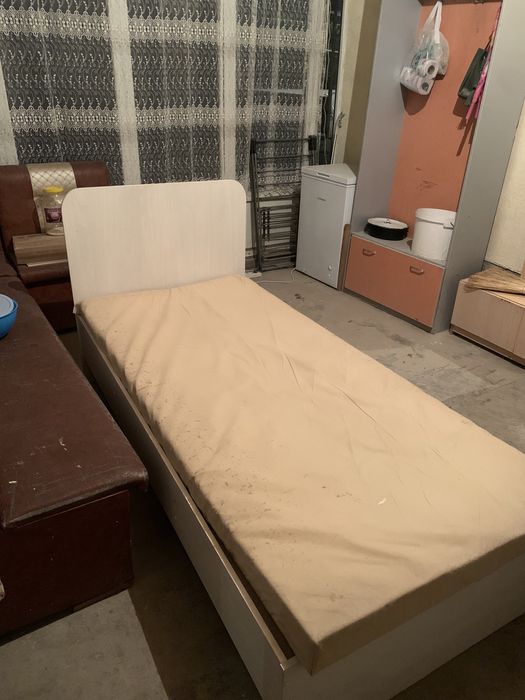 Кровать с мотрасам