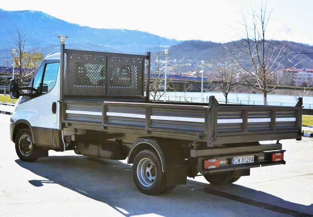 Iveco Daily 2017 basculabil pe 3 parti