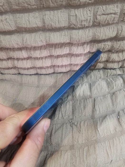 Продам смартфон iphone айфон 12