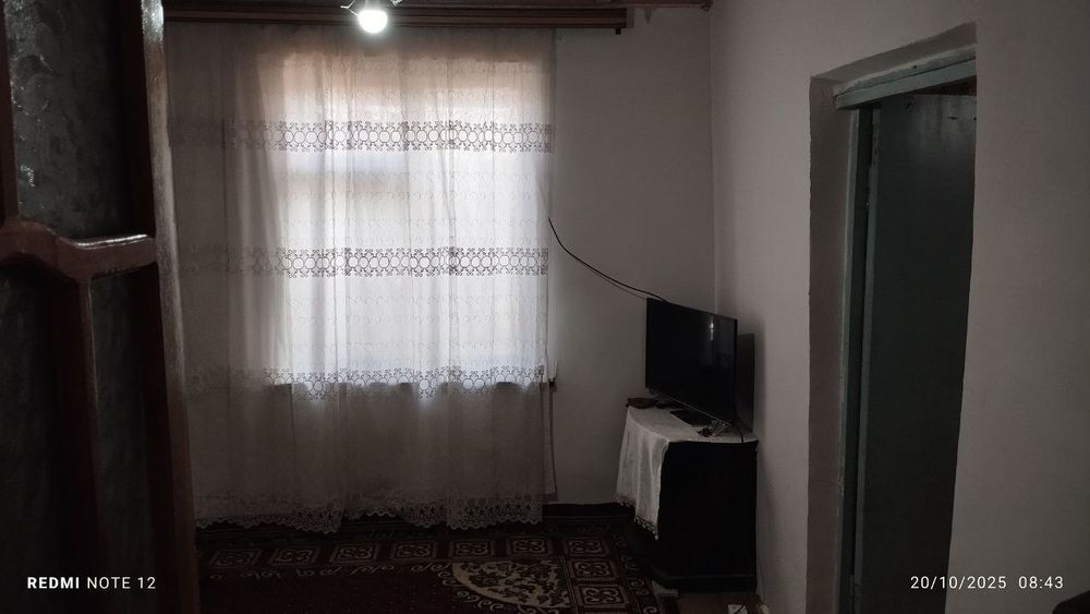 Toshkent tumani Oqtom MFYda 3 xonali hovli uy sotiladi