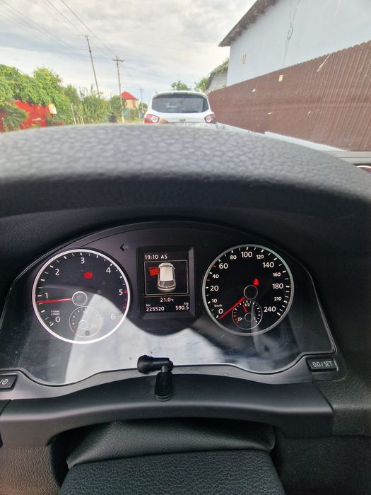 Vând Volskwagen Tiguan