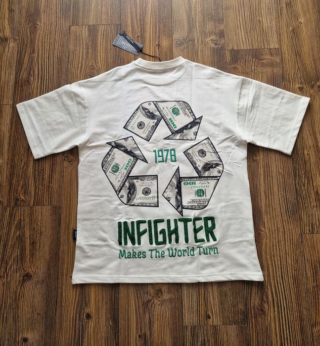 Страхотна мъжка тениска овърсайз унисекс INFINGTER размер S M L XL 2XL
Най-висок клас материя и
изработка
Размери S M L XL 2XL 
Всеки един артикул раз
