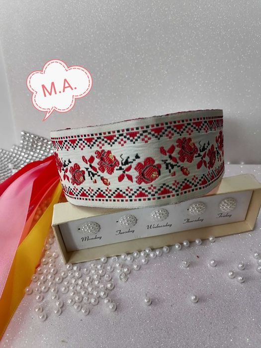 Косичник с ленти и цветя , различни варианти