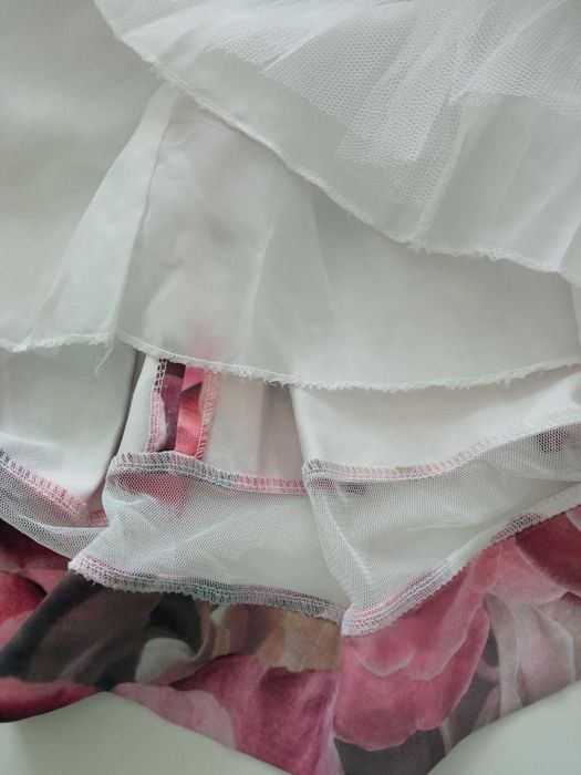 Дамска рокля за официални поводи