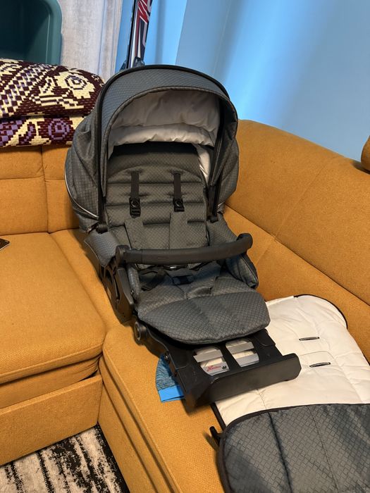 Carucior cu scoica cu prindere ISOFIX