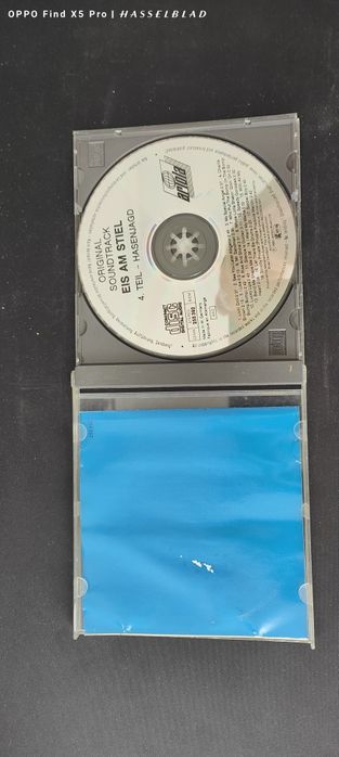 Se vând albume muzicale originale, din diferite genuri: pop, rock, dan