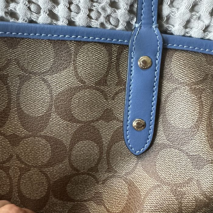 Geanta noua Coach reversibila tote in signature canvas peony print