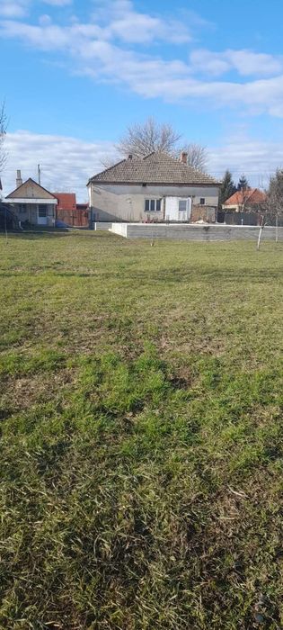 De vânzare! Două proprietăți!