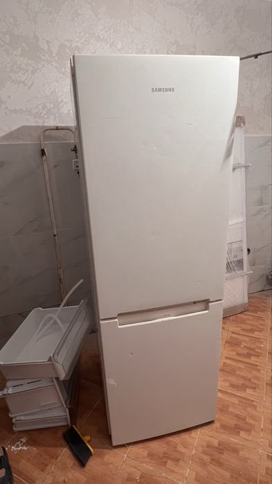 Холодильник SAMSUNG