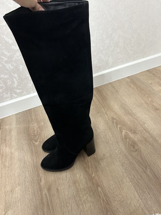 Продам замшевые сапоги 37 размер