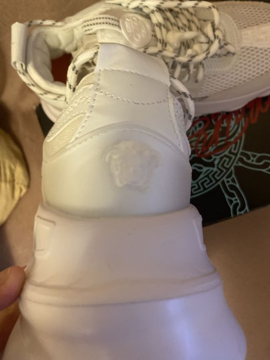 versace chain reaction
