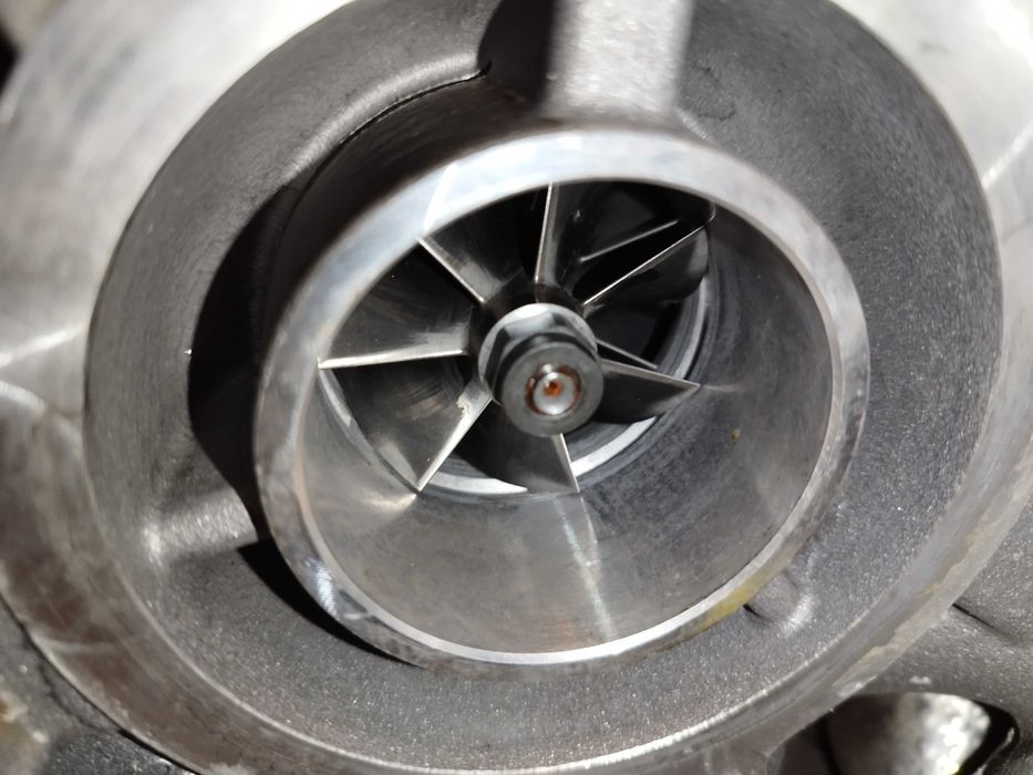 Продавам двойна турбина за Volvo XC60 и XC90  32240507 / 36003251