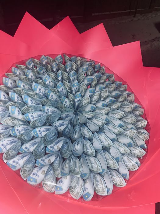 Цветы с денгами.