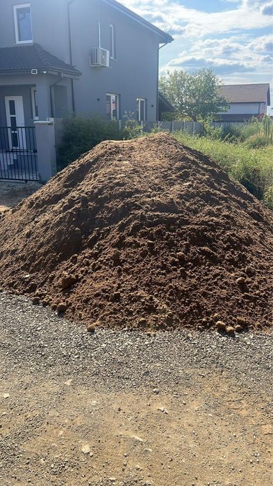 Nisip, piatră, balast, pământ