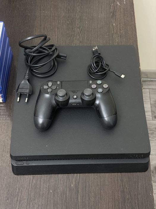 PlayStation 4 Slim 1TB (торг/обмен не предлагать)