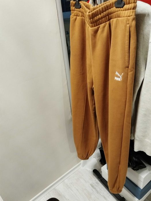 Спортен панталон и суичър PUMA. Цената е за Комплекта!