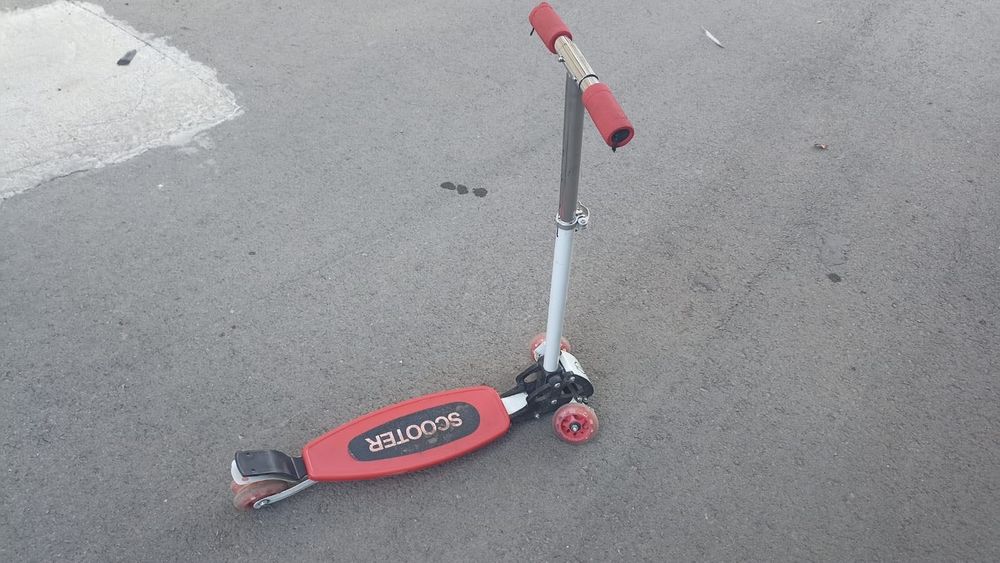 Детска тротинетка, скутер
