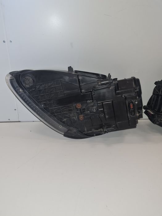 Far avariat Porsche Cayenne 7P Xenon/ an - 2011- 2015 OEM / Europa