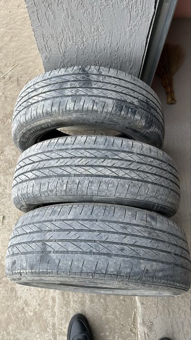 Бу Покрышка 215/60/17