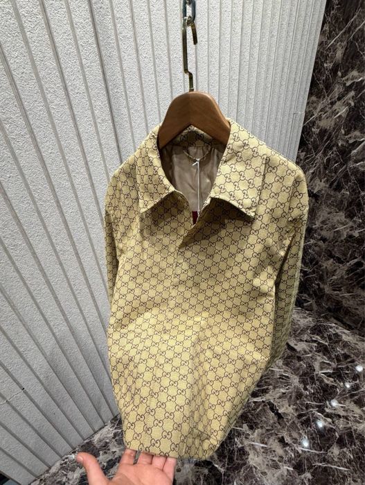 Якета на Gucci , Essentials и други