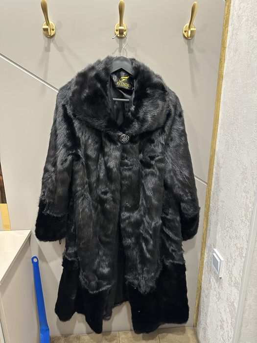 Натуральная чёрная шуба в идеальном состоянии
