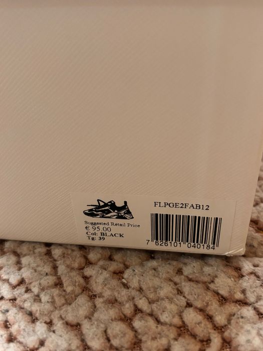 Маратонки 39 номер