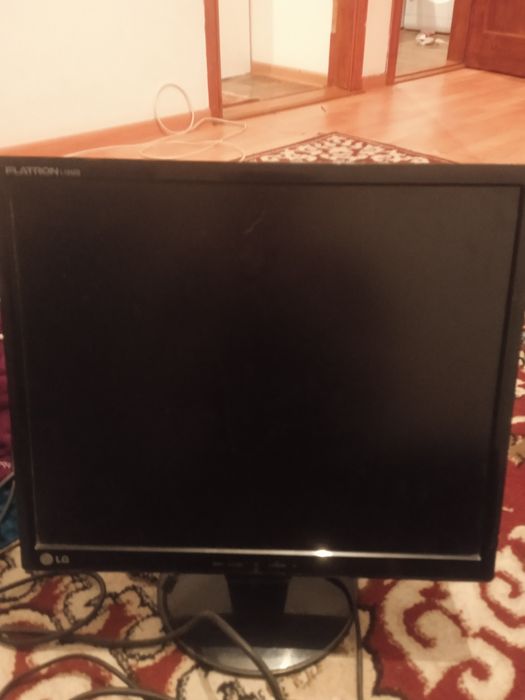 Монитор от LG за 5000тг