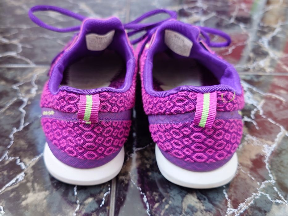 Дамски маратонки Asics размер 39