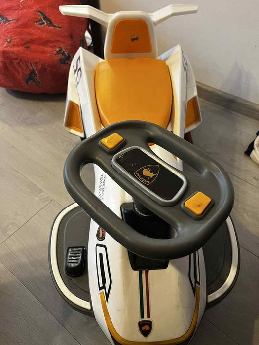 Mașinuță electrica spațială