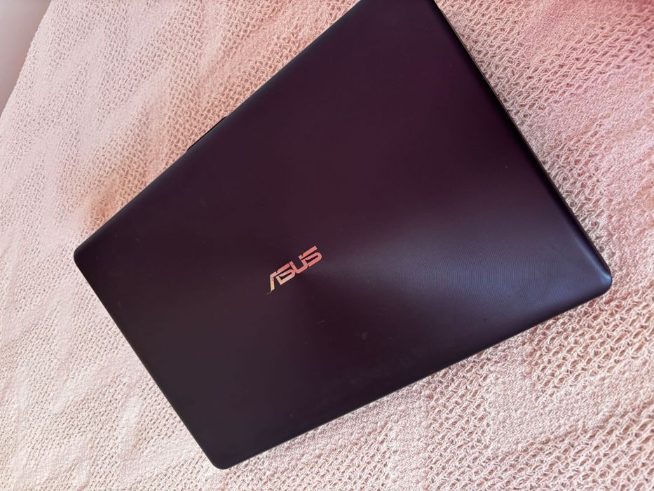 Laptop ASUS VivoBook 15