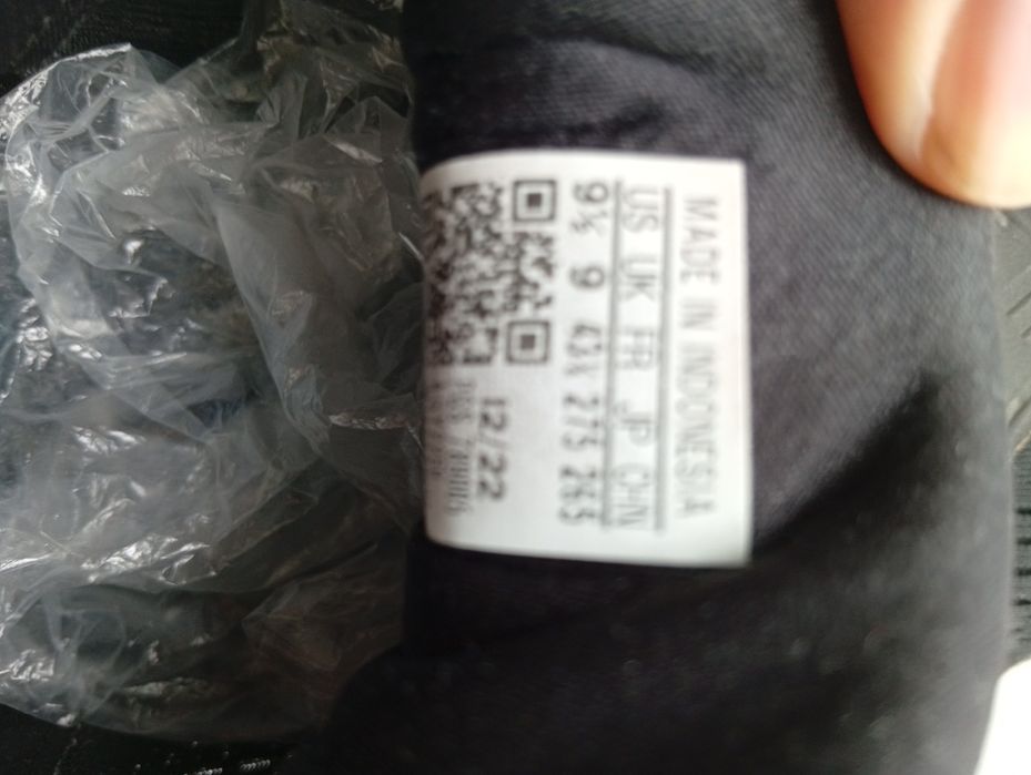 Продам кроссовки adidas оригинал