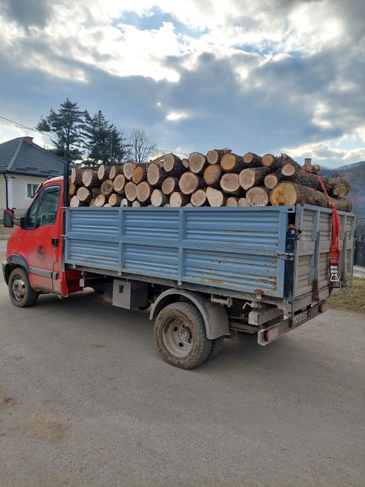 Vindem lemn de foc transport la destinație