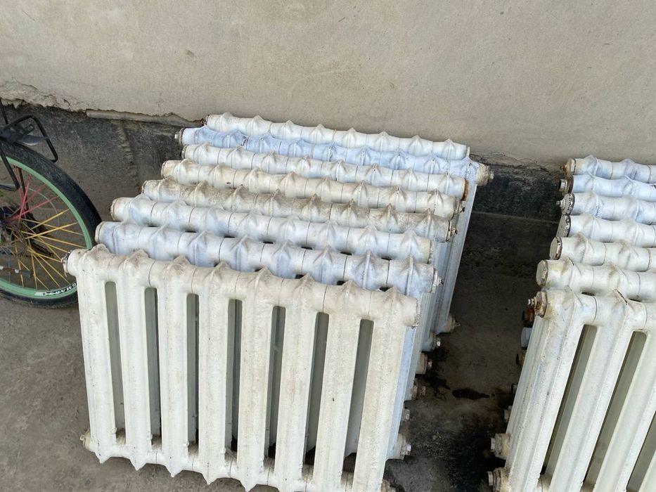 Chugun radiatorlar sotiladi