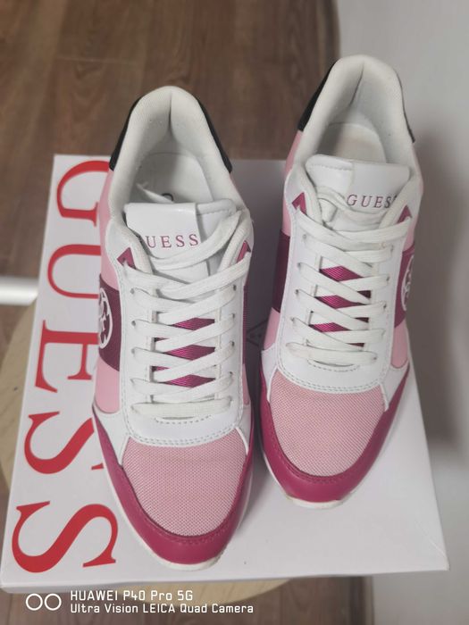 Сникърси дамски Guess