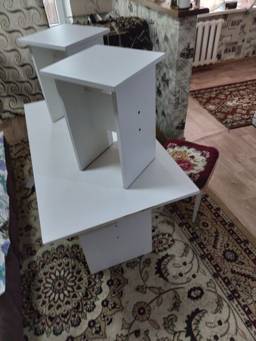 Продается стол со стульями