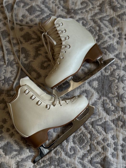 Коньки фигурные профессиональные Edea 215