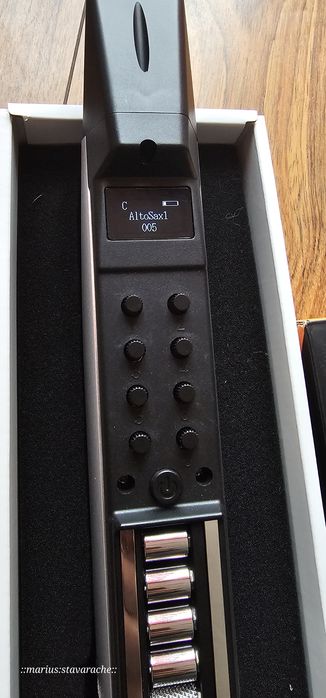 Instrument electronic audio de suflat