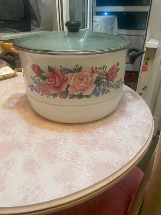 Продам кастрюлю 15 литров