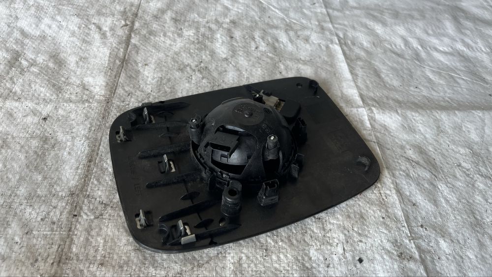 Стъкло за ляво огледало Renault Traffic