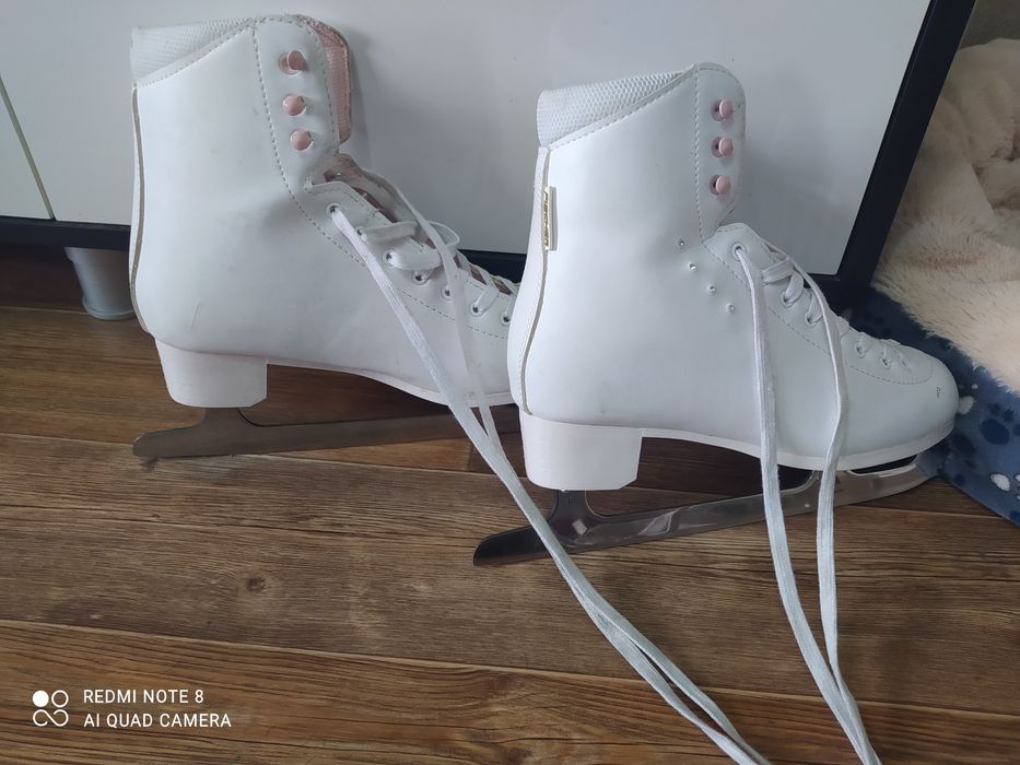 Продаются коньки