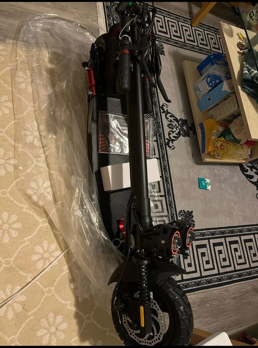 Trotineta electrica iScooter iX4

Viteza maxima 45 Km/h in functie de