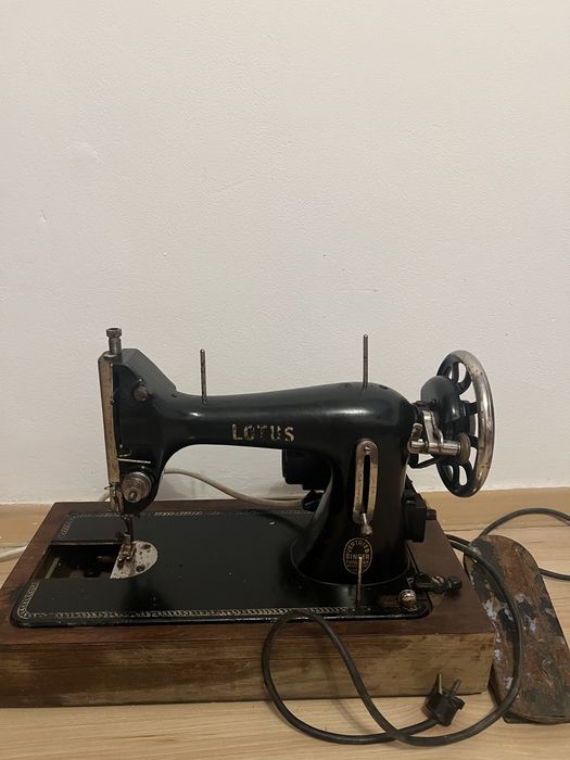 Masina de cusut electrica SINGER LOTUS