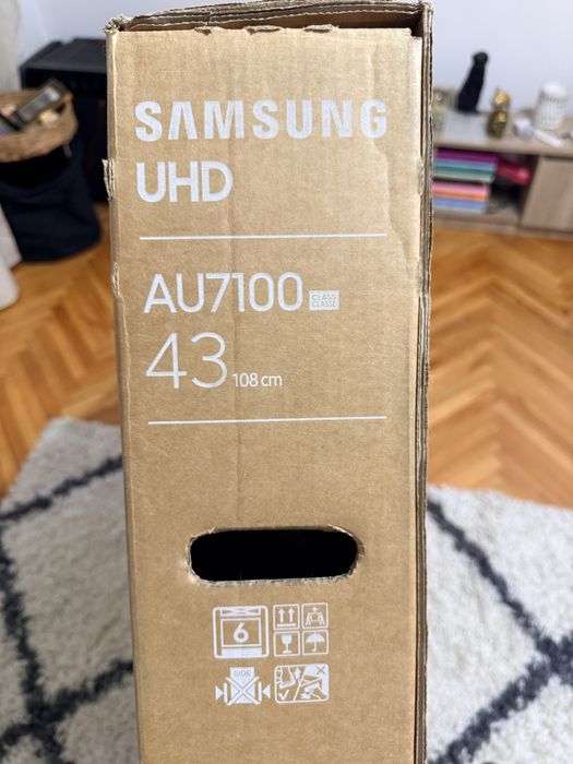 Samsung AU7100 43” 108CM