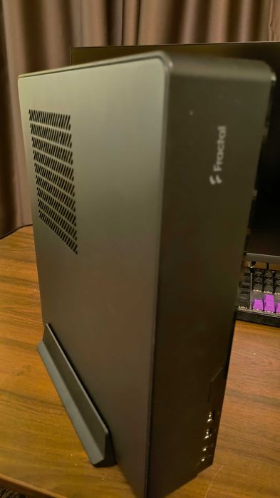 ITX компютърна кутия Fractal Design Node 202