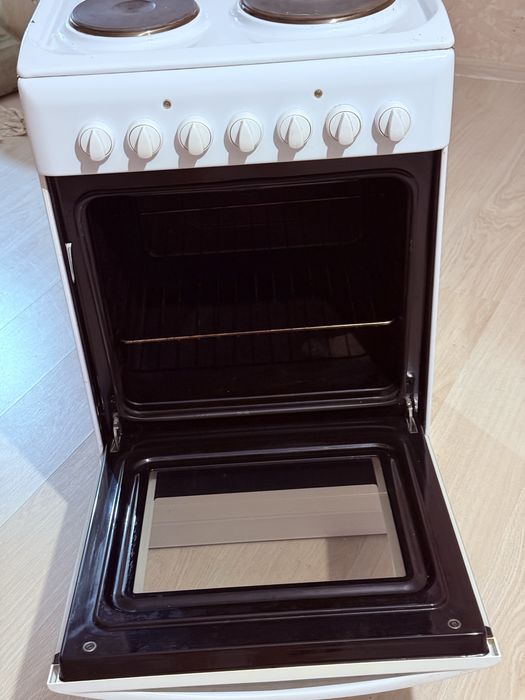 Продаю электро плиту Индезит