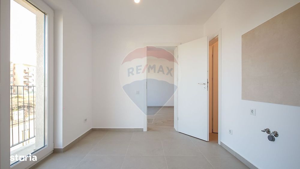 Garsoniera decomandata, 40 mp utili, etaj 1 | ROKMAN | Zona Tractorul