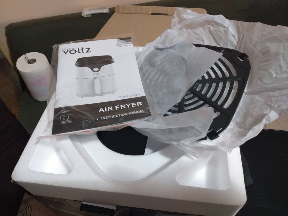 Чисто нов фритюрник с горещ въздух.