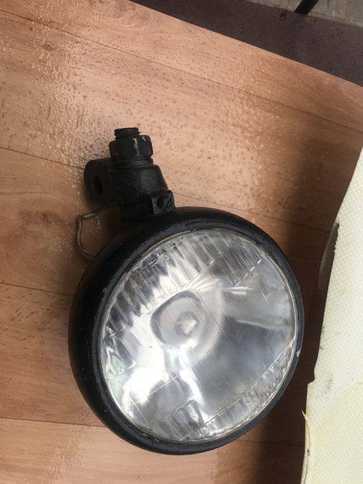 Фар  /  комплект  с   крушка.