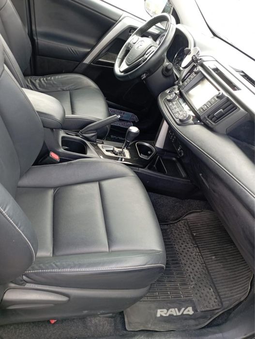Toyota Rav4 сатылады.